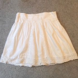 White flowy skirt with lace